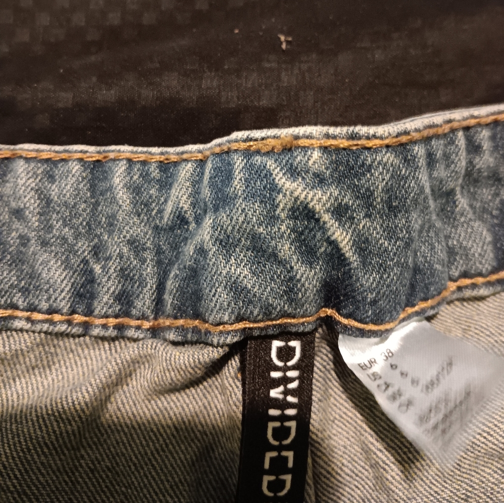Jeans - Picture 3 of 3